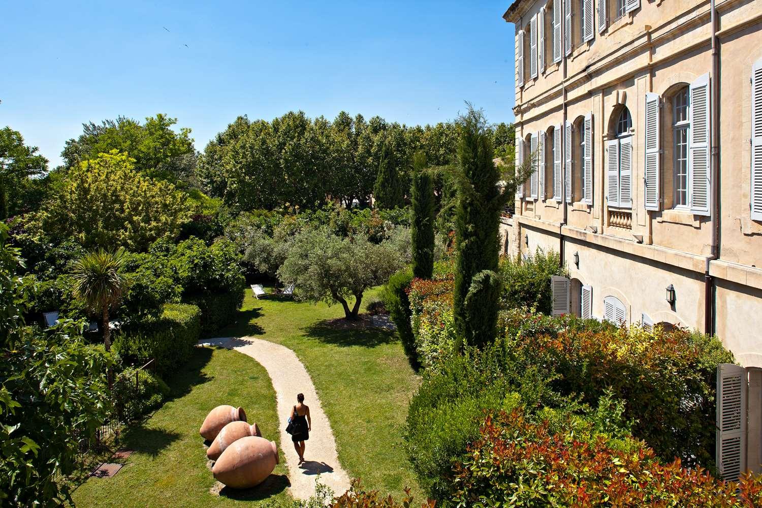 Château De Mazan, Bw Premier Collection By Western
